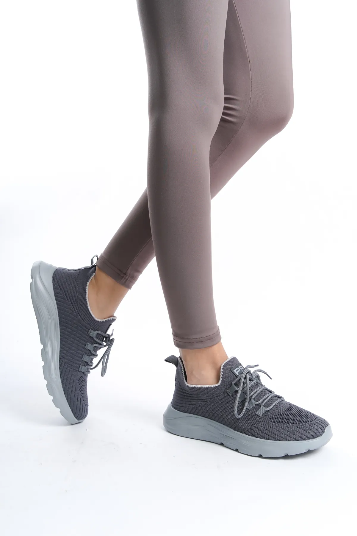 en7  Geräucherter Unisex-Sneaker aus bequemer und leicht zu tragender Strickware 4556