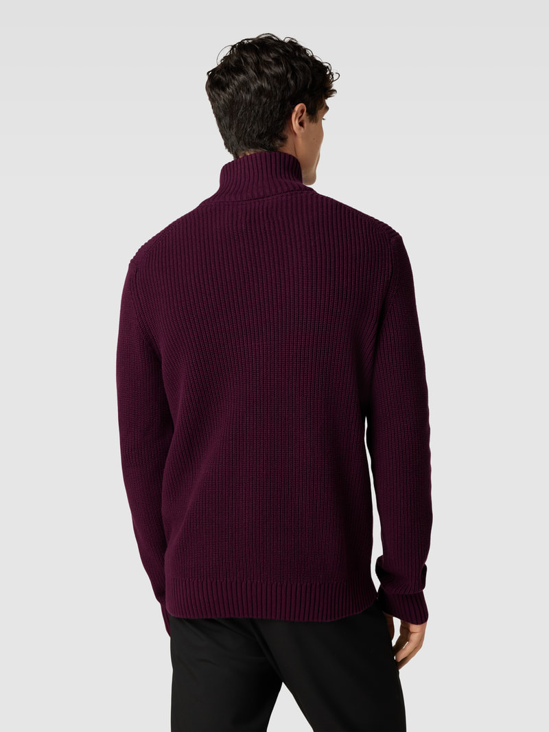 Strickpullover mit Stehkragen in aubergine