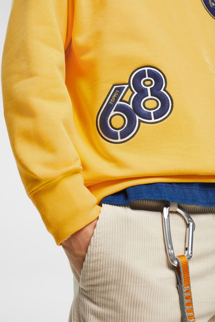 College-Sweatshirt mit Patches