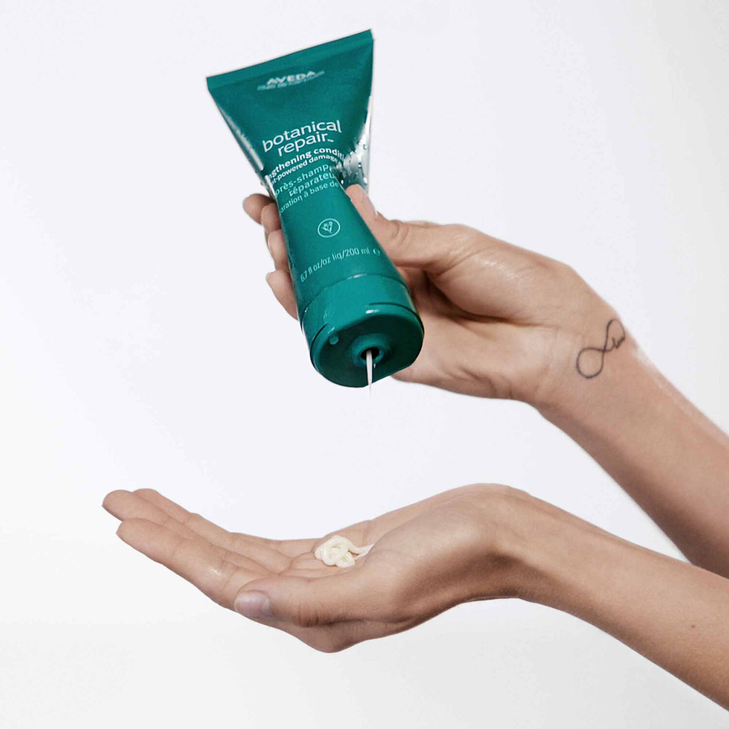 Aveda BOTANICAL REPAIR ™ Après-shampooing réparateur Cheveux abîmés 200 ml