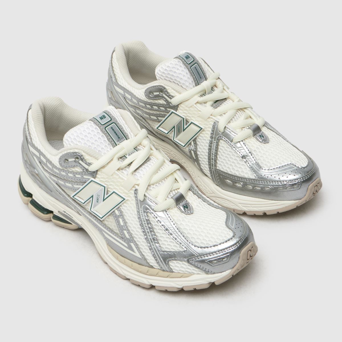 New Balance 1906r träningsskor i vitt och silver