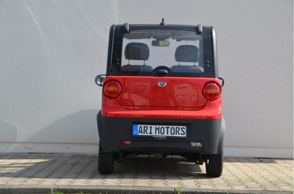ARI Motors ARI 802 Elektrofahrzeug E-Auto Leichtfahrzeug 80 km/h weiß