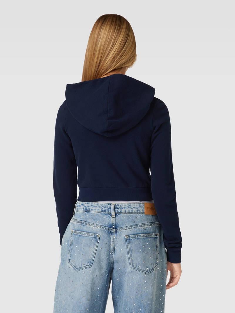 Sweatjacke mit Label-Print in marineblau
