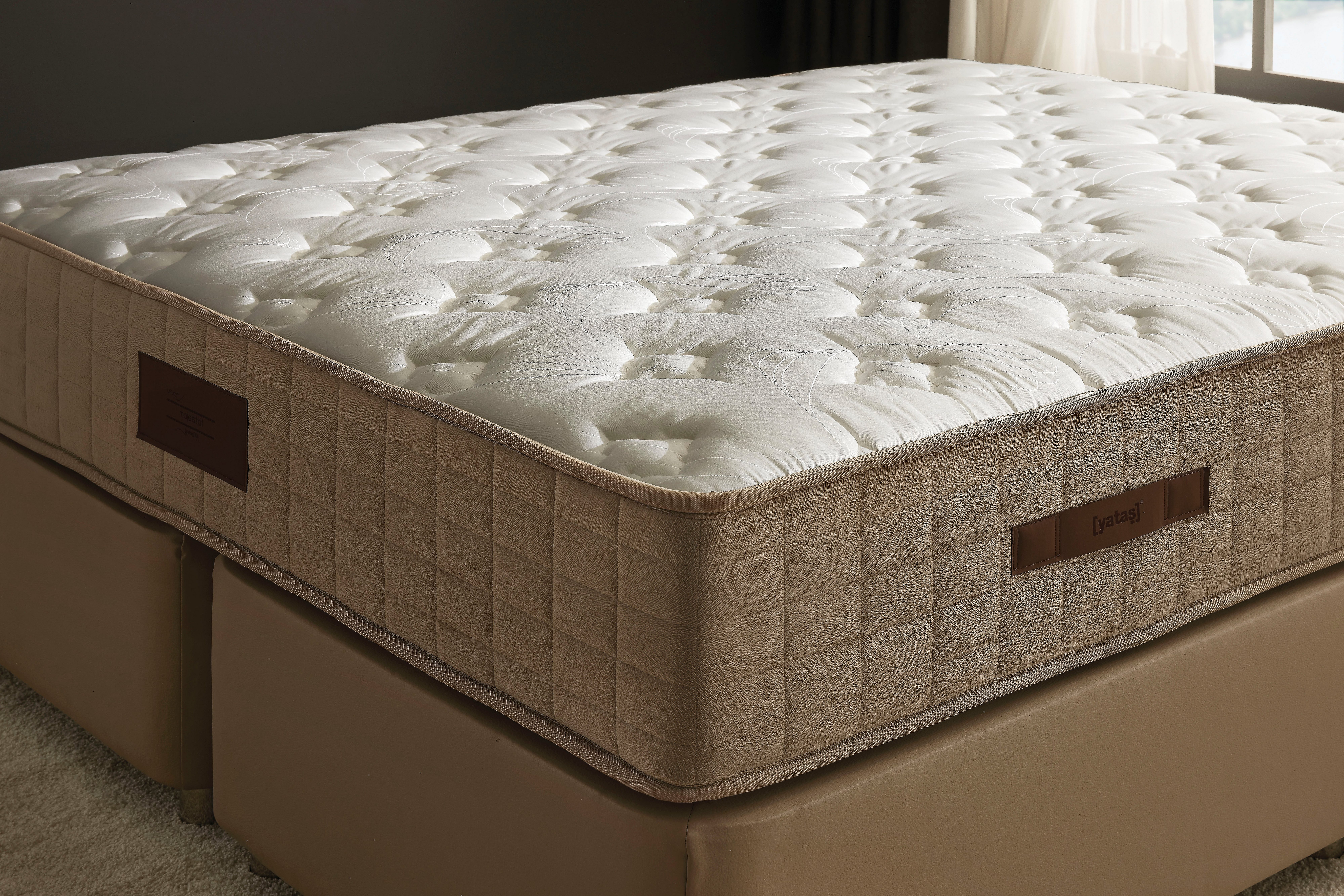 Komfortschaummatratze Majestät Komfort, Yatas Bedding, 24 cm hoch, Matratze in 90x200 cm und diversen weiteren Größen, luxuriöse Matratze