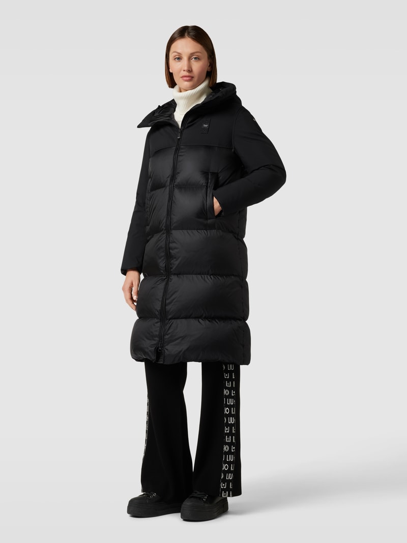 Steppmantel mit Label-Patch in schwarz