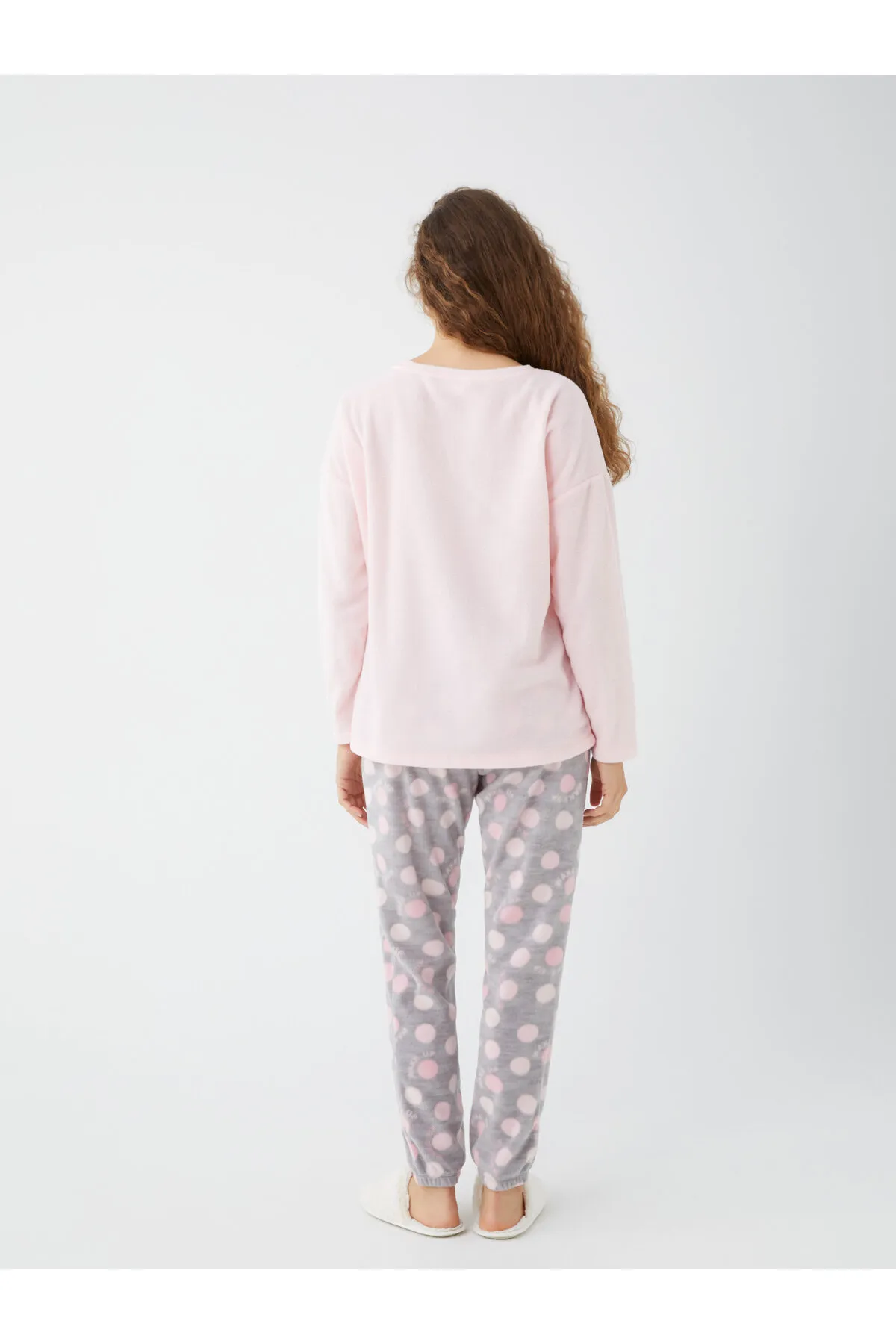 LC Waikiki  Gemustertes Langarm-Pyjama-Set aus Fleece für Damen mit Rundhalsausschnitt