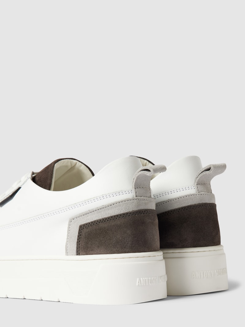 Sneaker mit Kontrastbesatz Modell 'FLINT' in weiß