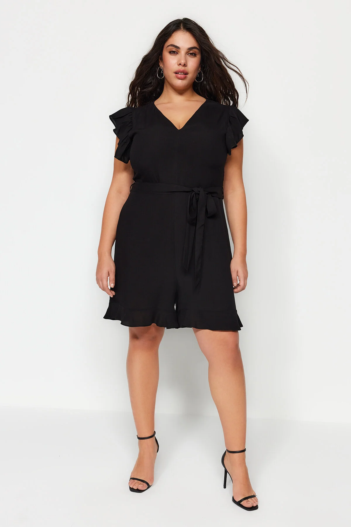 Trendyol Curve  Schwarzer gewebter Overall mit Gürtel TBSSS22TU0184