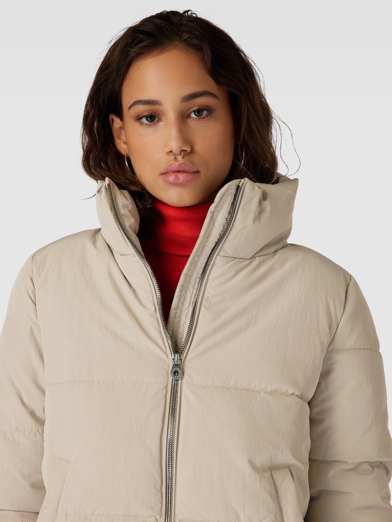 Steppjacke mit Stehkragen Modell 'ONLDOLLY' in sand