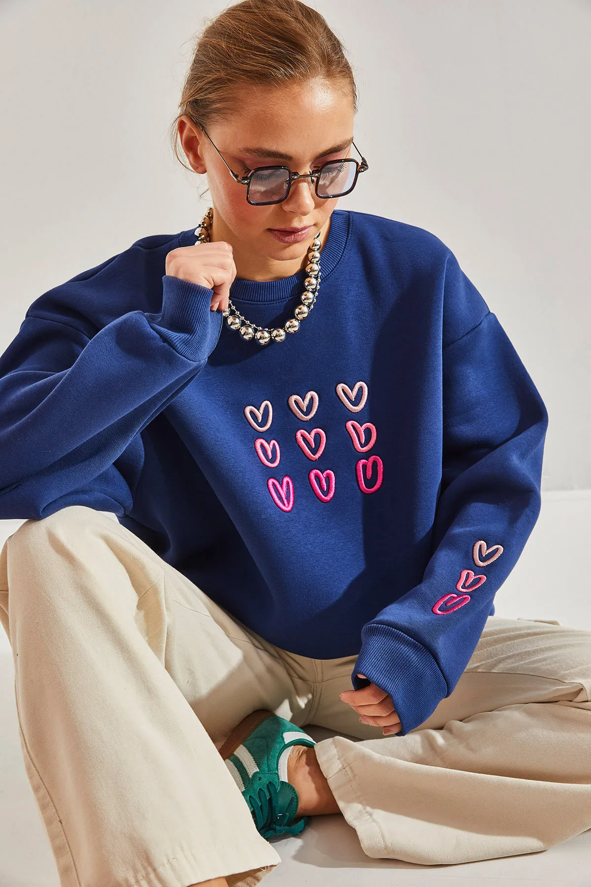Bianco Lucci  Damen-Sweatshirt mit dreifädigem Raised Heart-Print