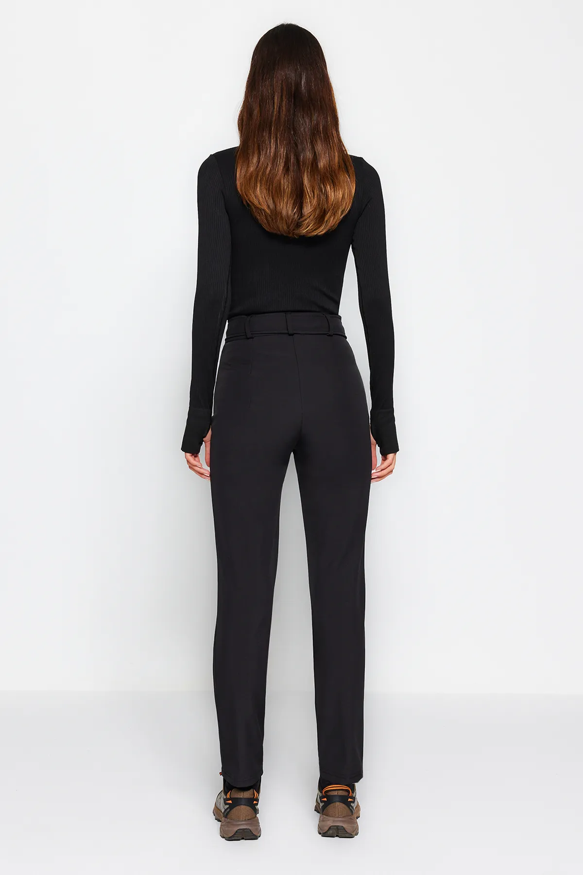 Trendyol Collection  Schwarze wasserabweisende Fallschirmhose aus der Winter Essentials/Ski-Kollektion THMAW24EA00001