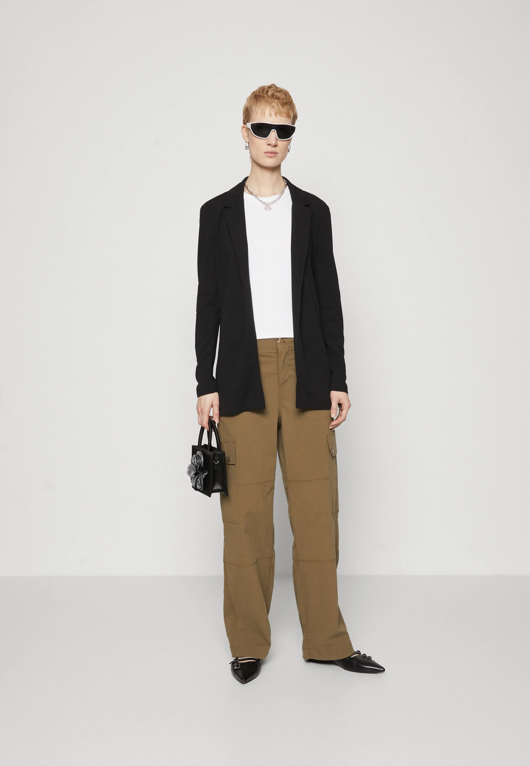 ONLY Tall ONLLACY EVI LOOSE BLAZER - Abrigo corto