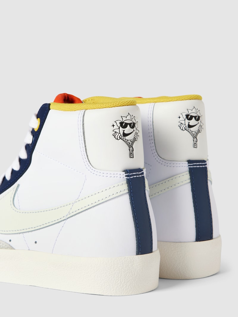 High Top Sneaker aus Leder mit Label-Details Modell 'BLAZER' in weiß