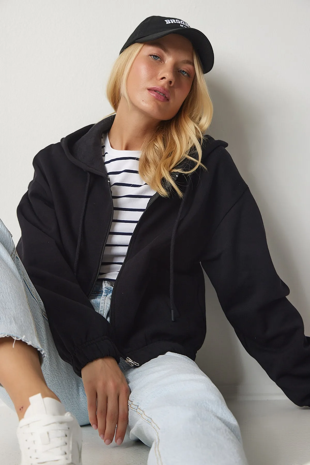 Happiness İstanbul  Sweatshirt - Schwarz - Regular Fit