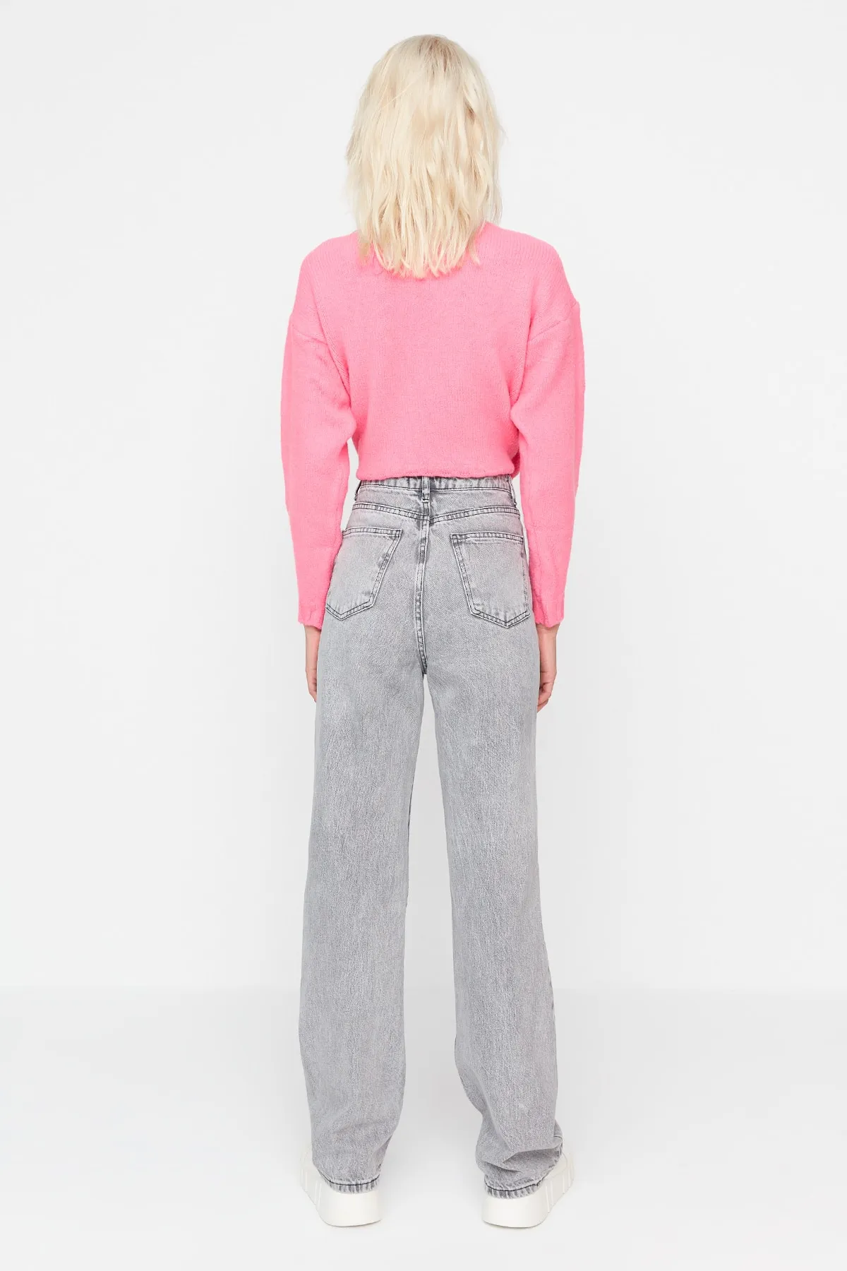 Trendyol Collection  Graue Jeans mit hoher Taille und weitem Bein TWOSS22JE0288