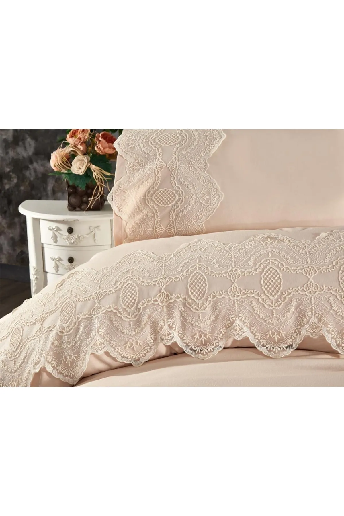 Çeyiz Diyarı  Bettwäsche-Set „Eslem Dowry“ aus französischer Spitze, Cappucino