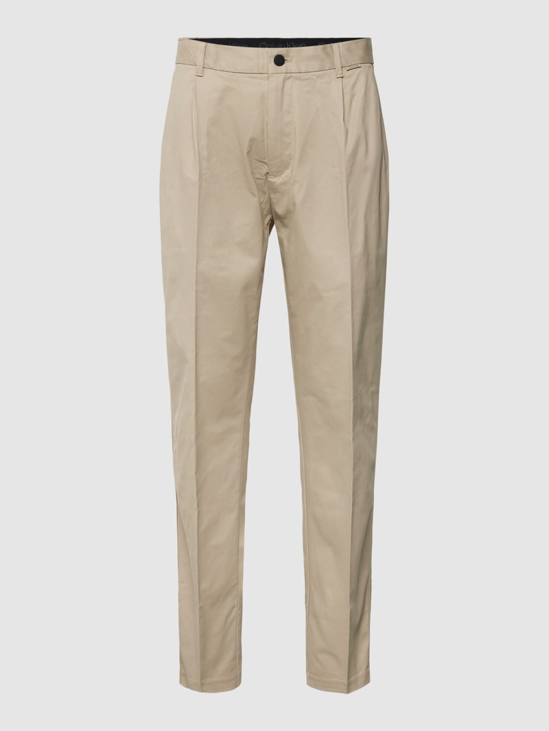 Chino in unifarbenem Design mit Bügelfalten in sand