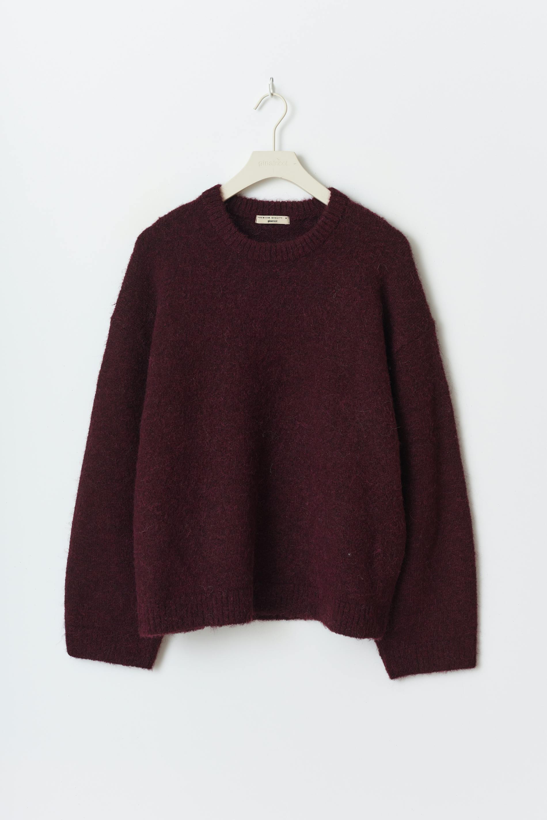 Crew neck knitted sweater
