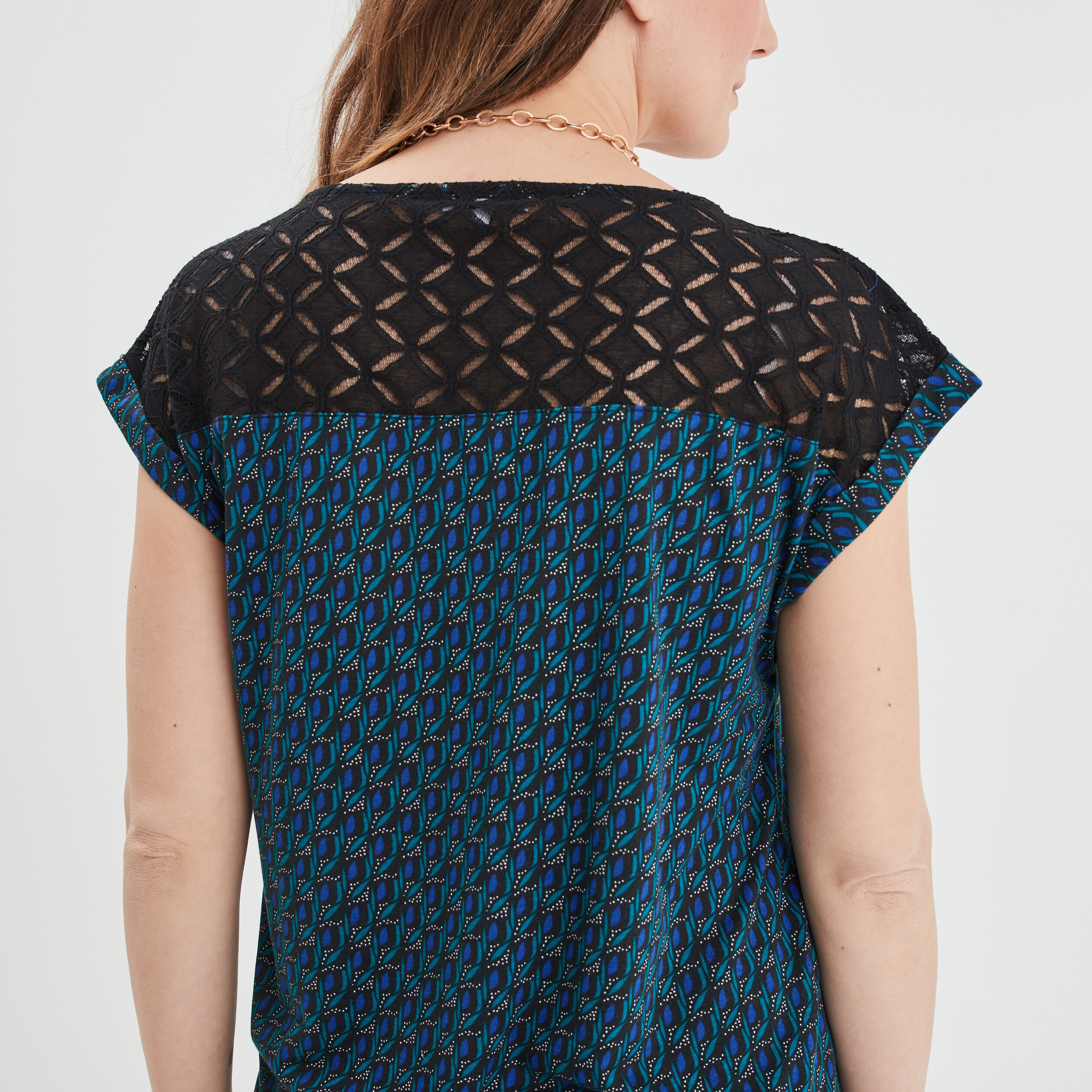 T-shirt dentelle épaules et dos bleu marine femme | La Halle