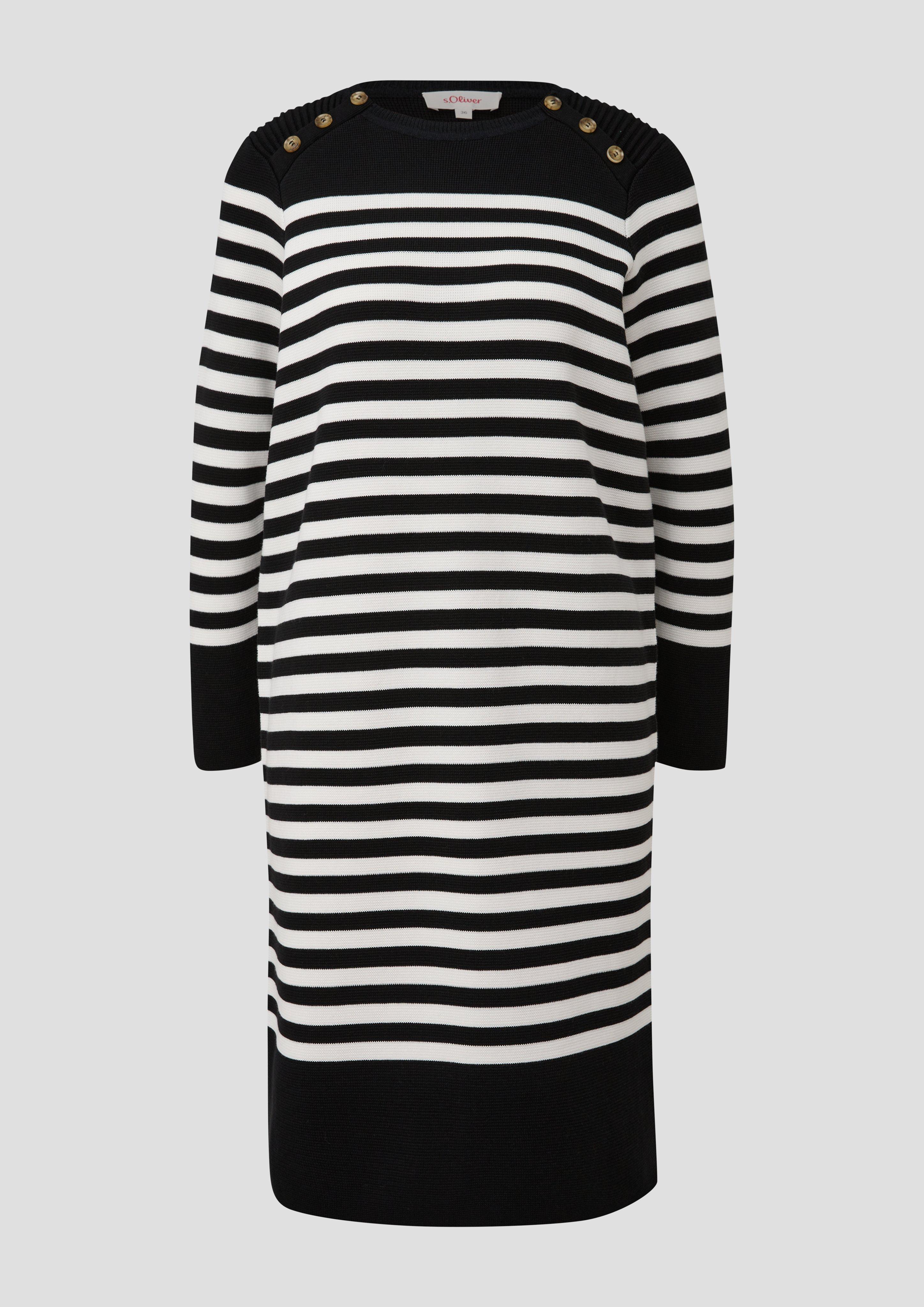 Gestreiftes Strickkleid mit Schulterknöpfen  2139921-99G5