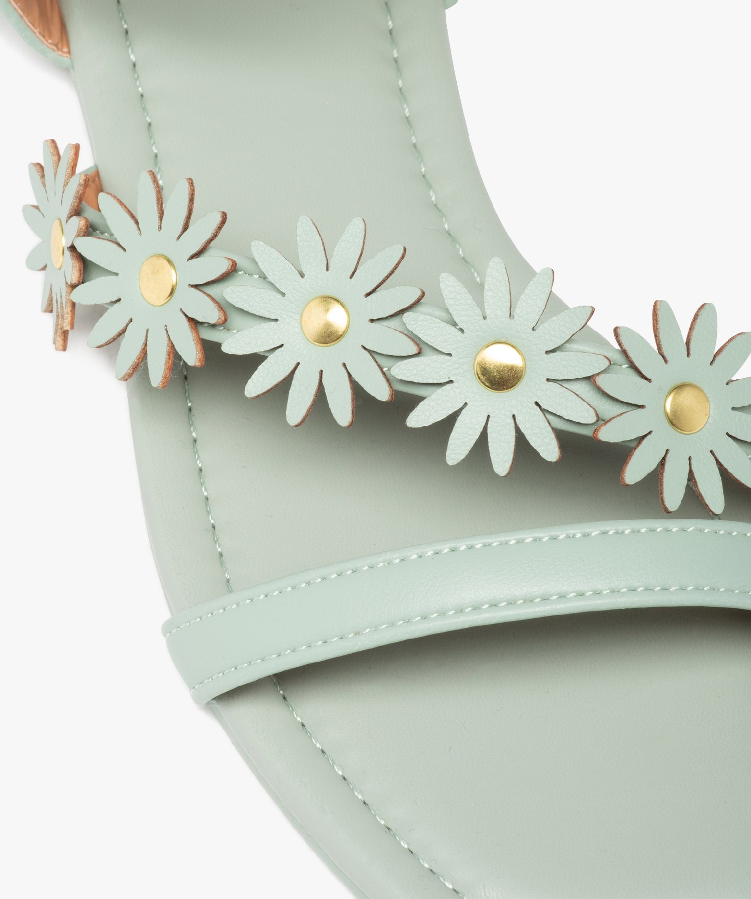 Sandales femme unies à talon plat et fleurs en relief vert clair | GEMO