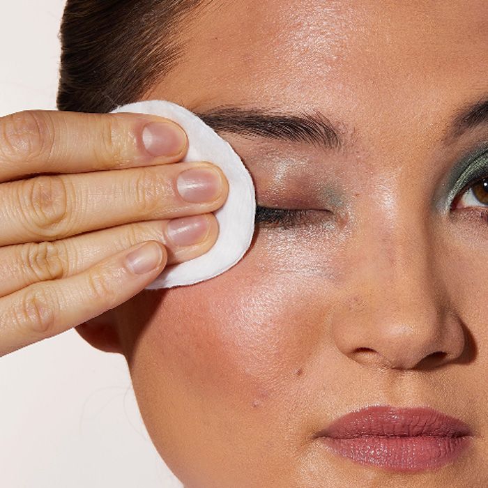 Démaquillant yeux apaisant Un démaquillant doux pour les yeux qui apaise la peau