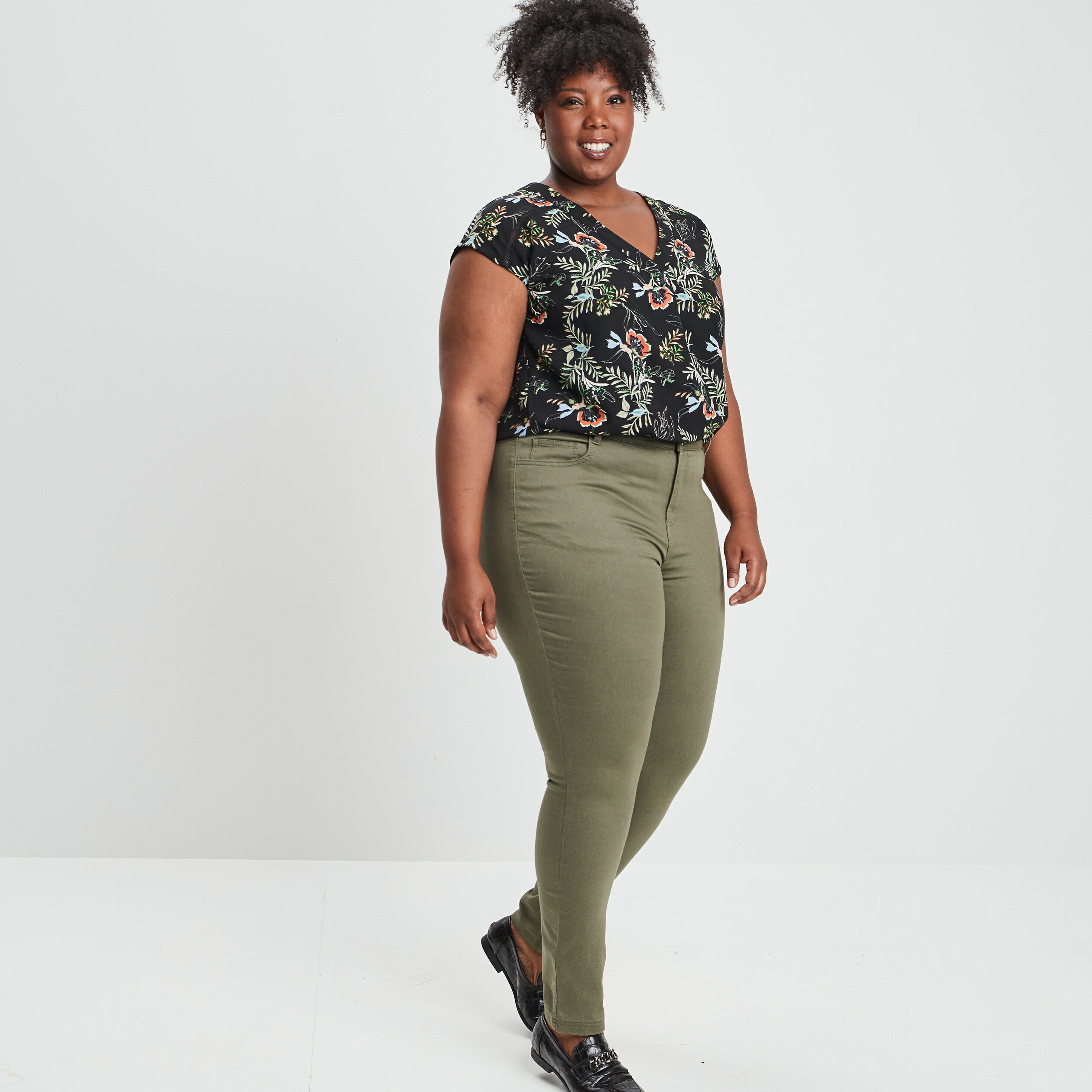 Pantalon slim vert kaki femme grande taille | La Halle