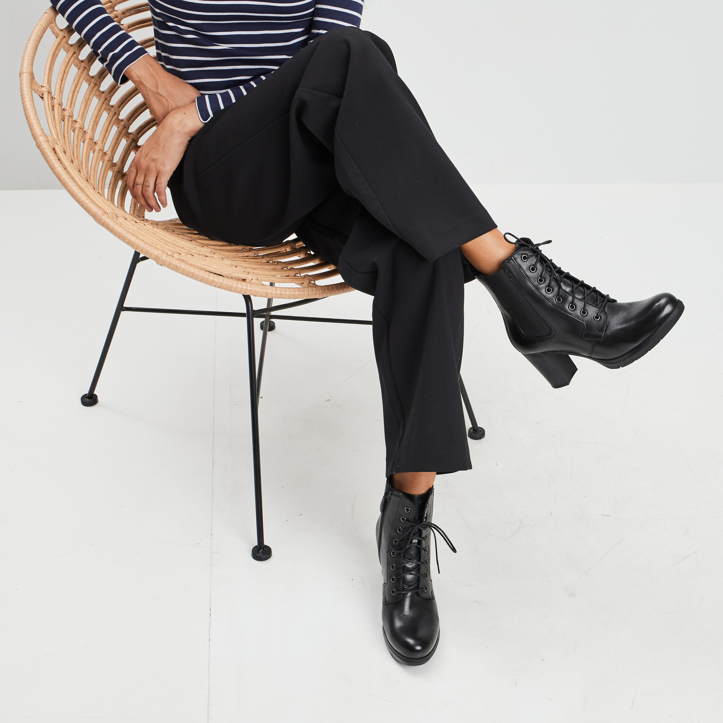 Bottines à talons en cuir noir femme | La Halle