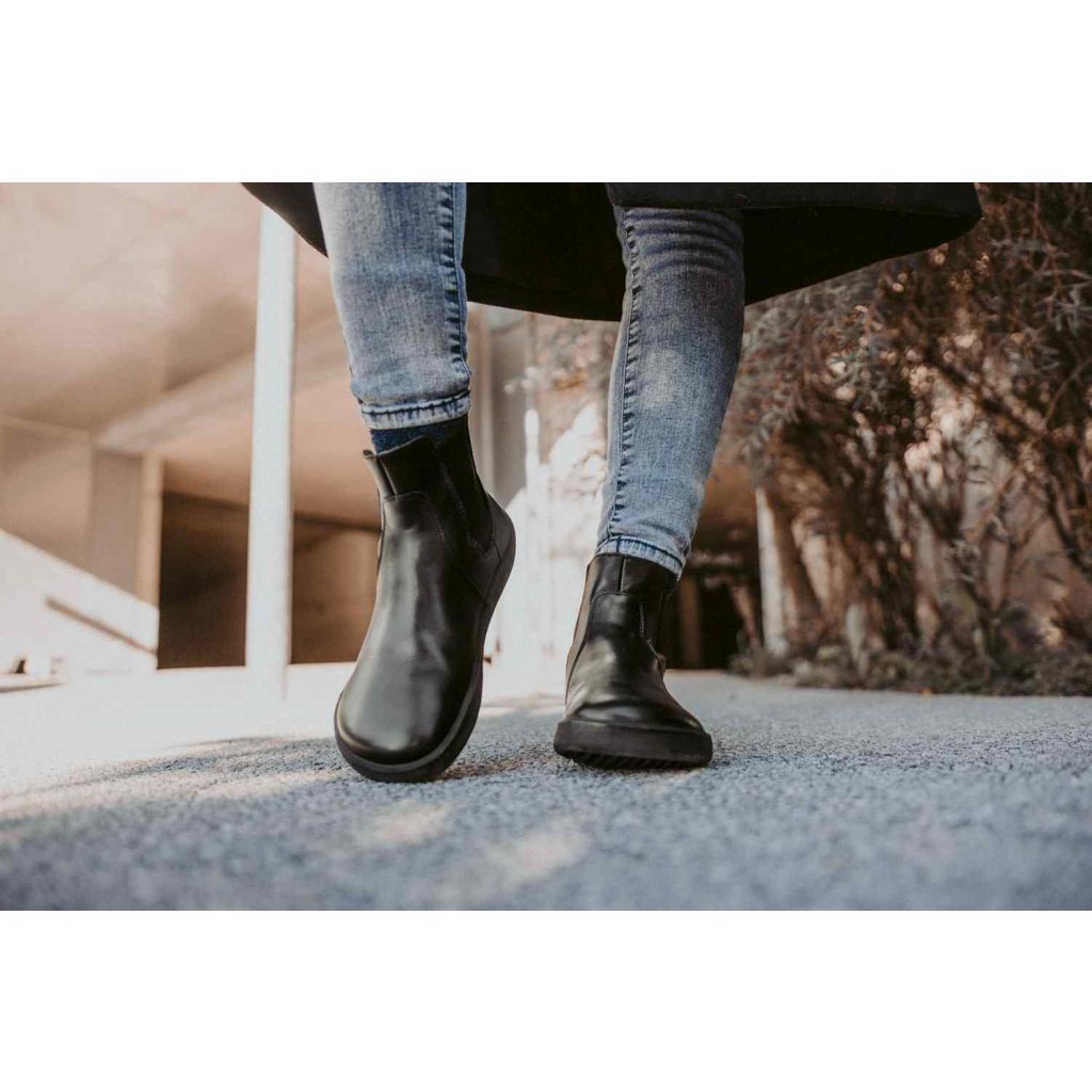 Be Lenka Entice Neo All Black  Chelsea Barfußschuhe
