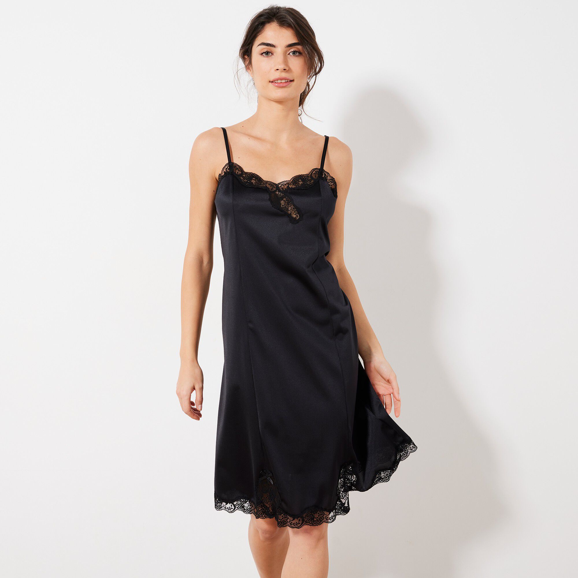 Fond de robe en satin antistatique