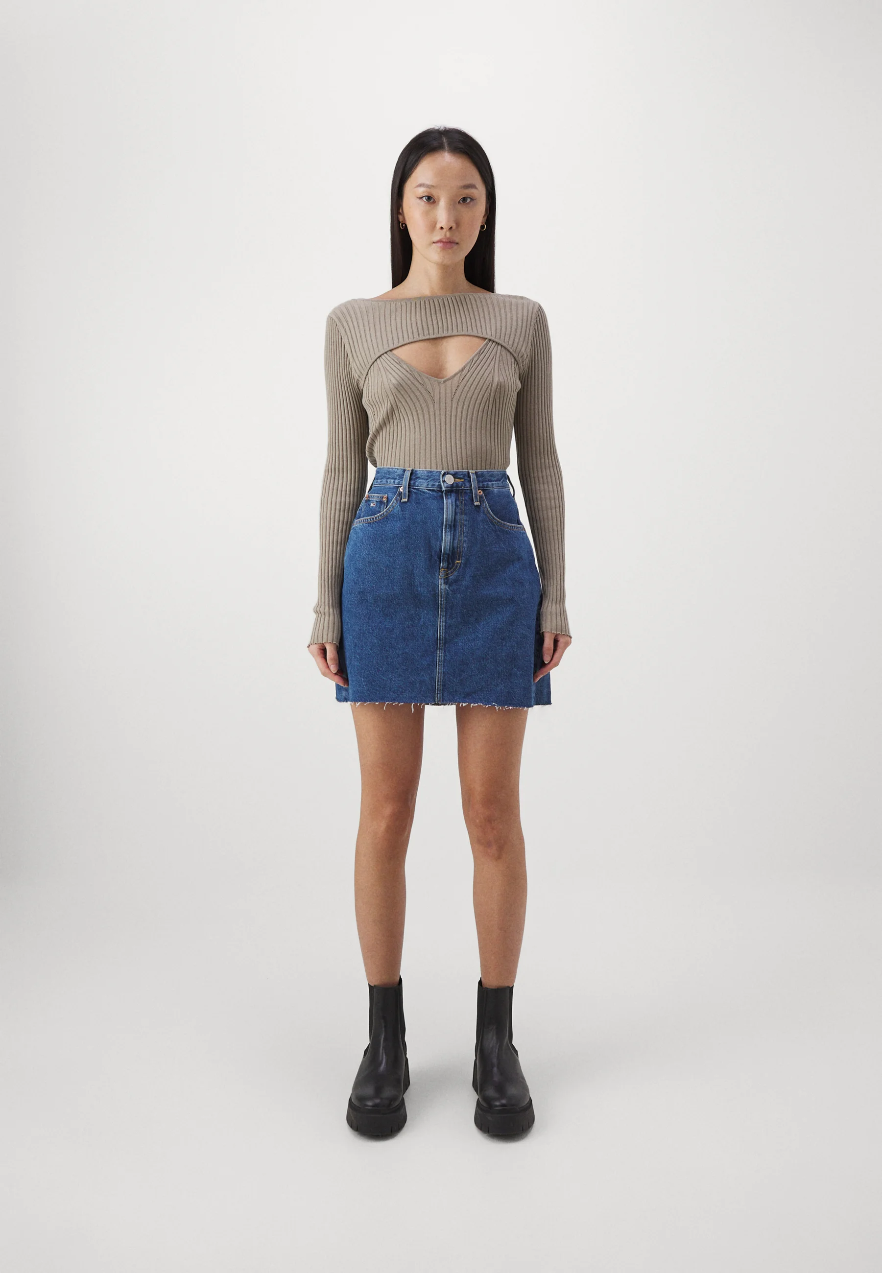 Tommy Jeans MOM SKIRT - Falda vaquera