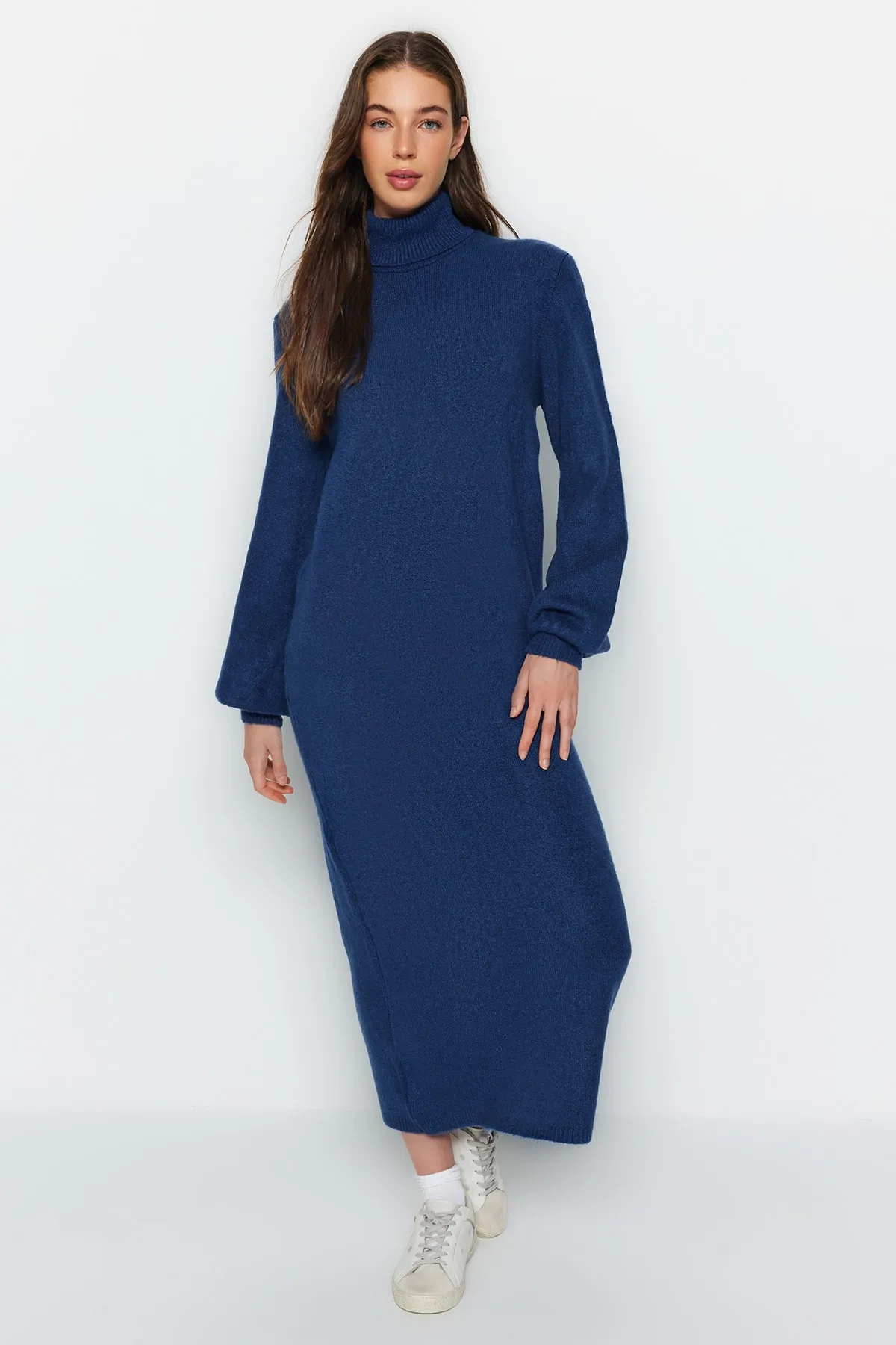 Trendyol Collection  Indigofarbenes Midi-Strickkleid mit weicher Struktur TWOAW24EL00033