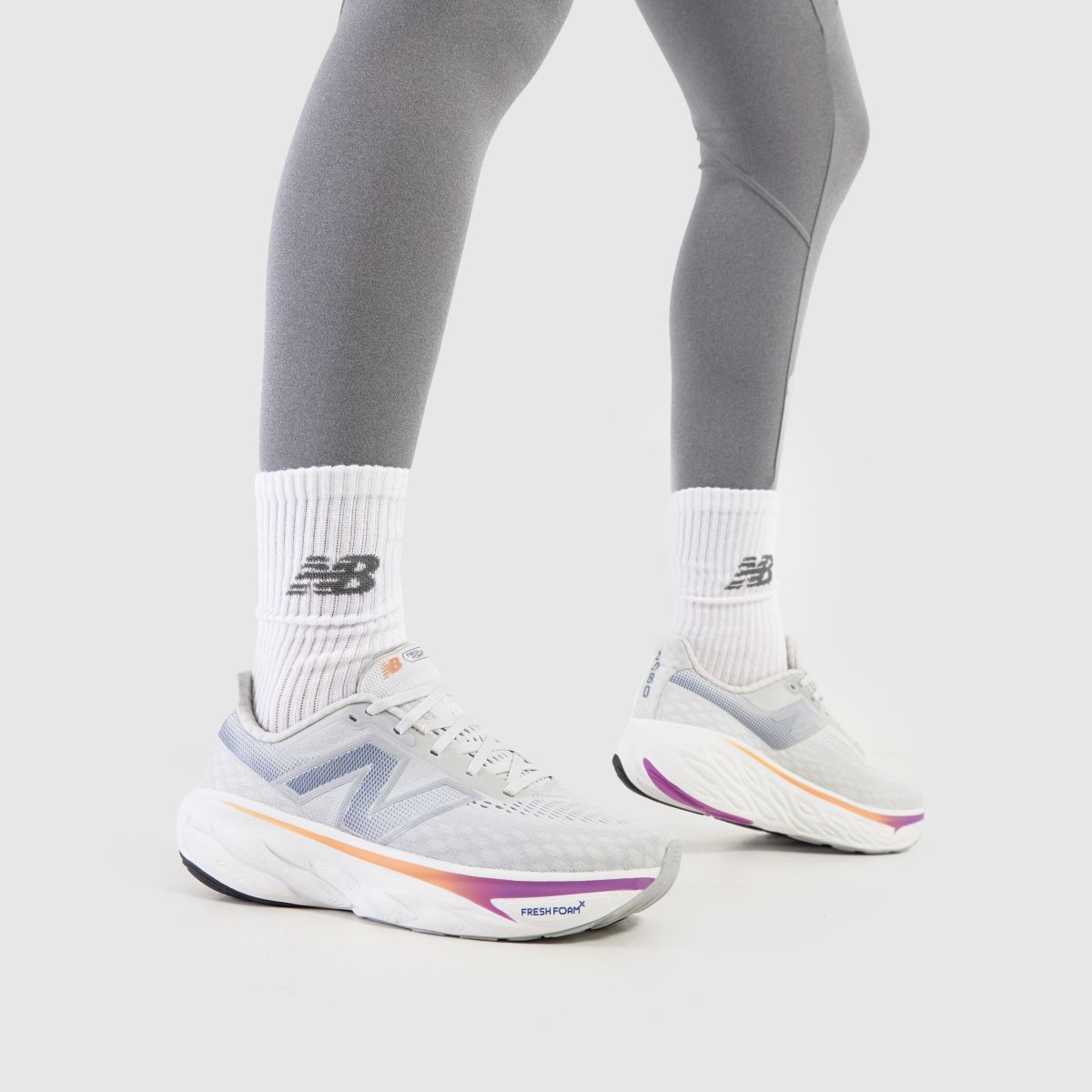 New Balance Fresh Foam X 1080 V13 sportcipő világosszürke színben
