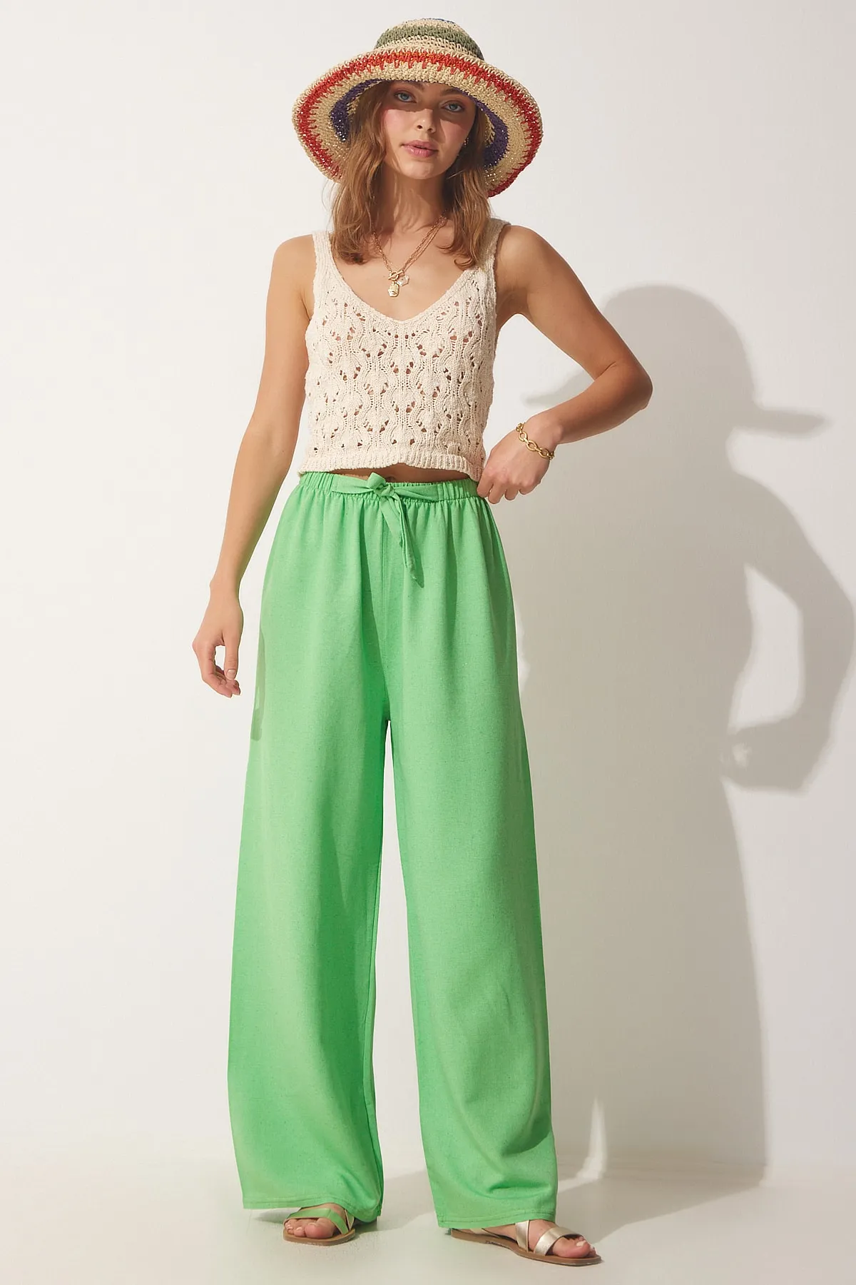 Happiness İstanbul  Hellgrüne lockere Leinenhose für Damen BH00403