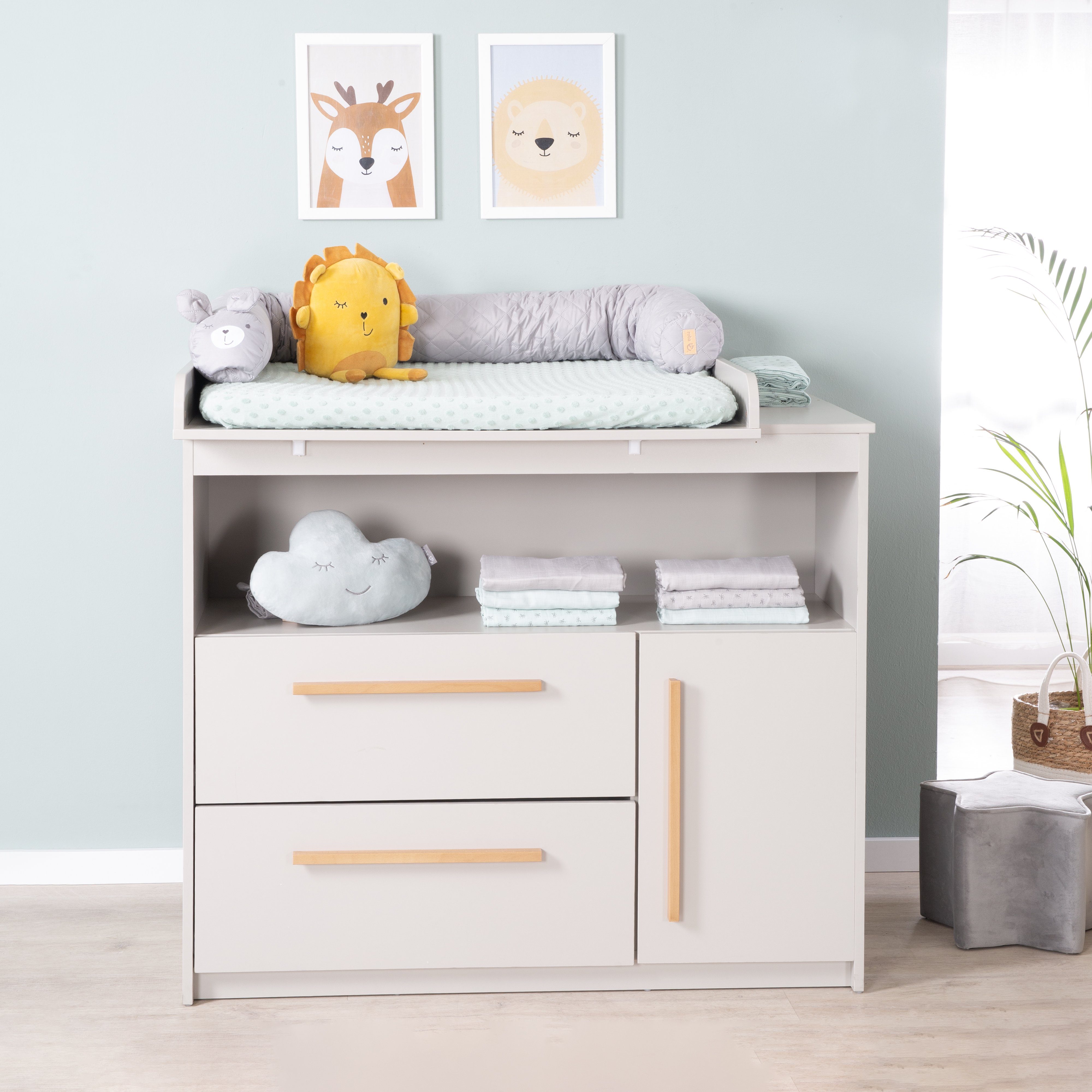 roba® Wickelkommode Lea, Wickeltisch aus Holz, Grau/Beige lackiert, inkl. abnehmbarem Wickelaufsatz - 2 Schubladen, 1 Tür, 1 offenes Fach