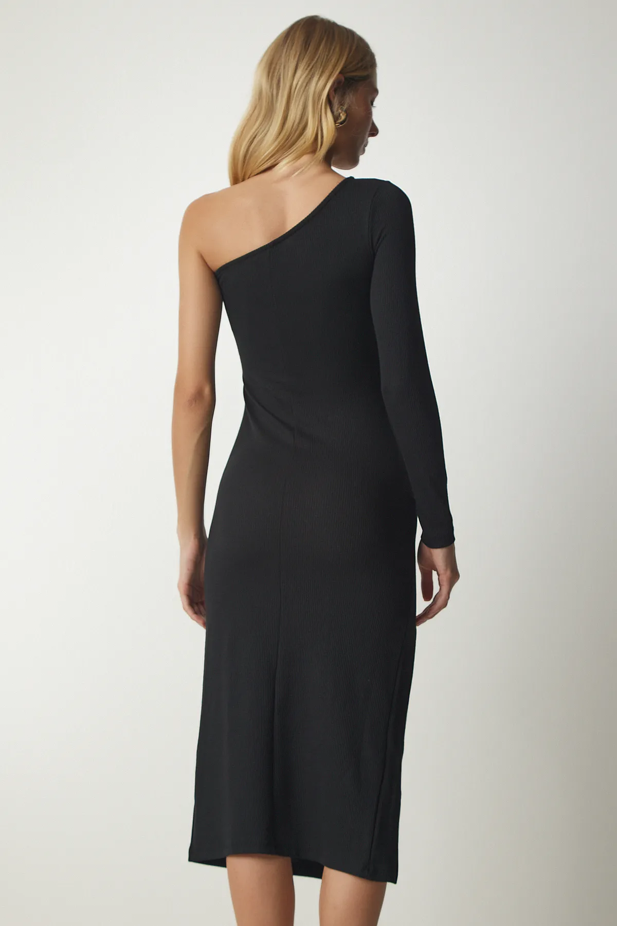 Happiness İstanbul  Schwarzes, figurbetontes One-Shoulder-Jerseykleid für Damen ub00133
