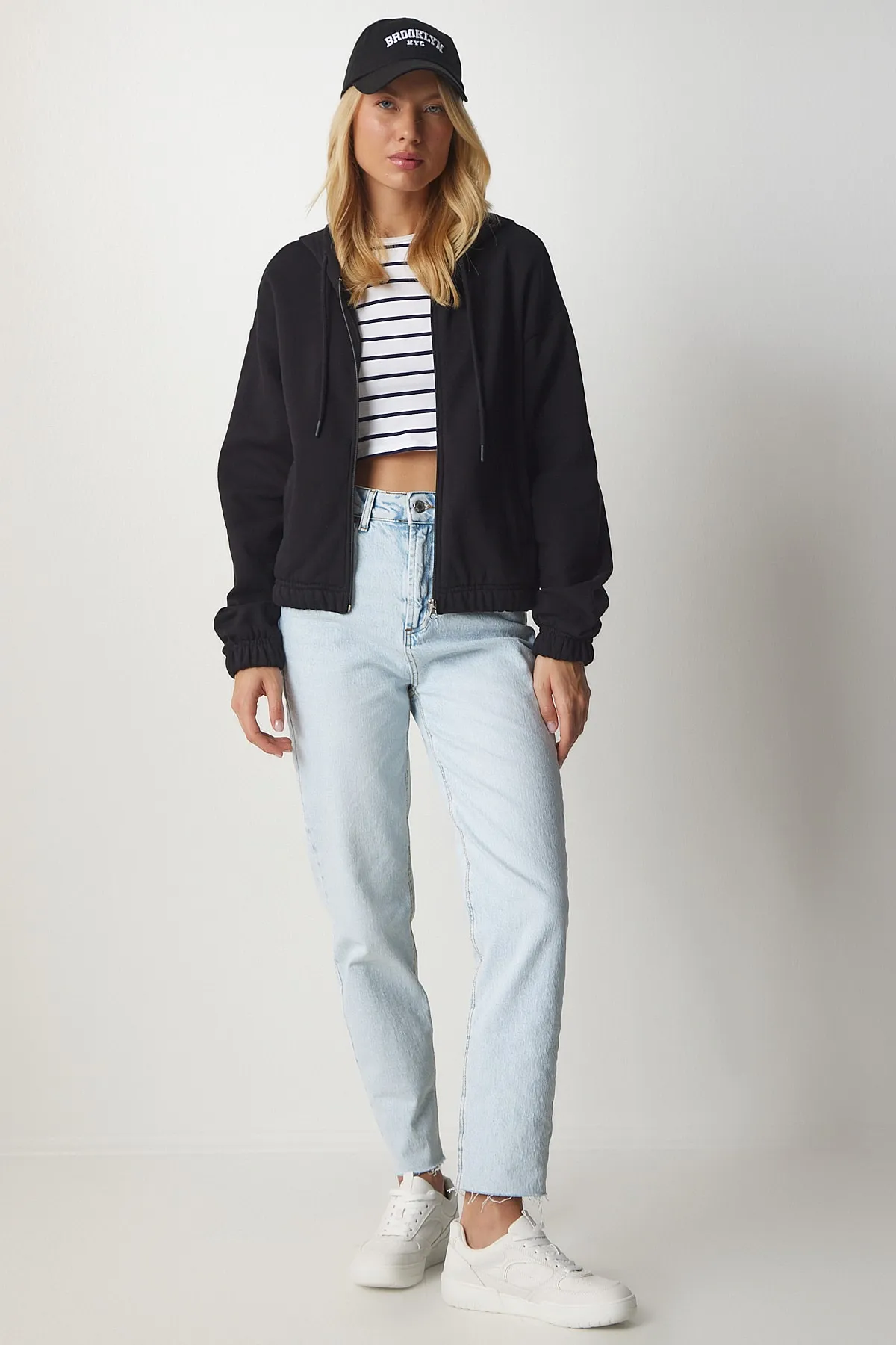 Happiness İstanbul  Sweatshirt - Schwarz - Regular Fit