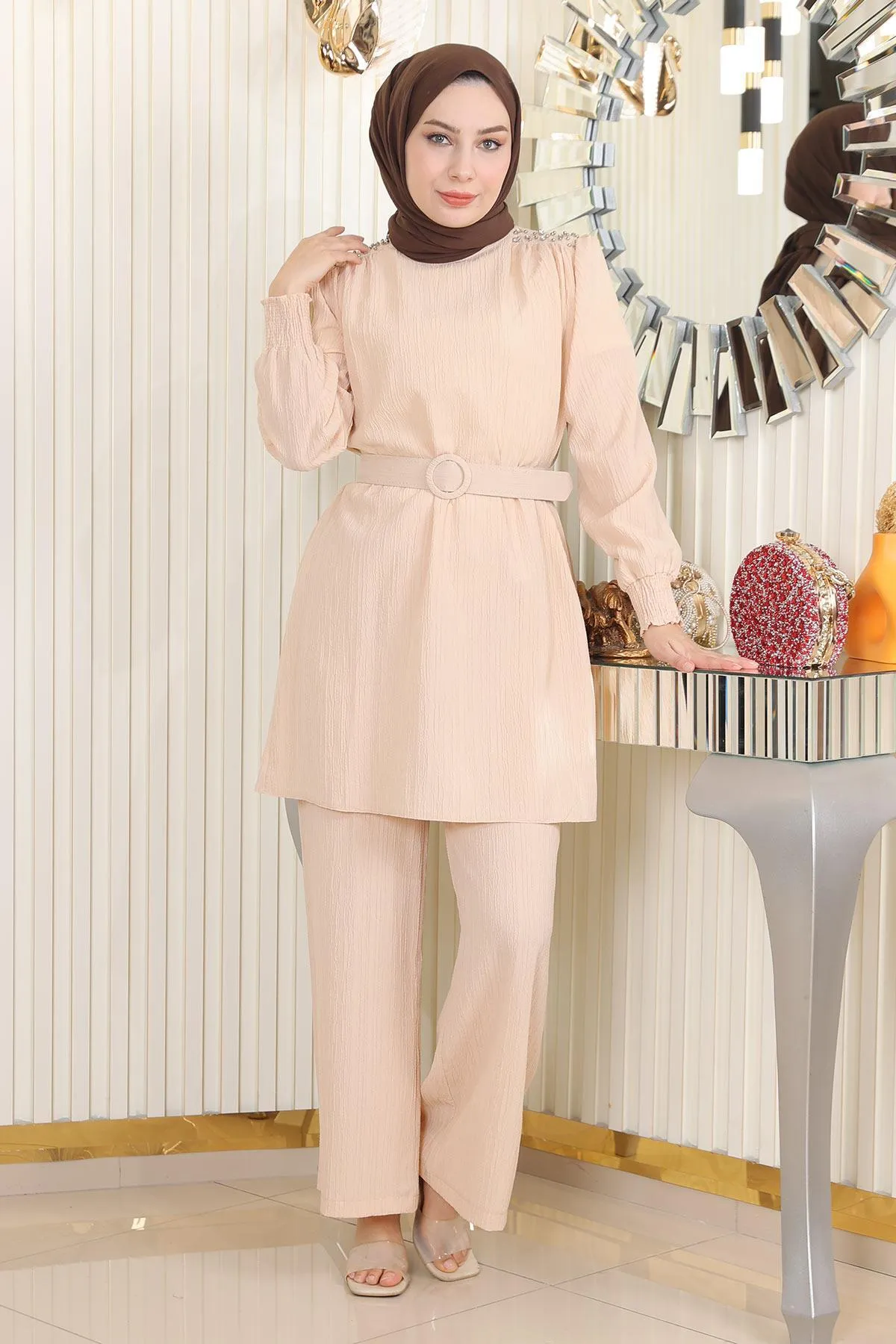 Modamihram  Anzug mit Gürtel und Steindetail, Beige 19104