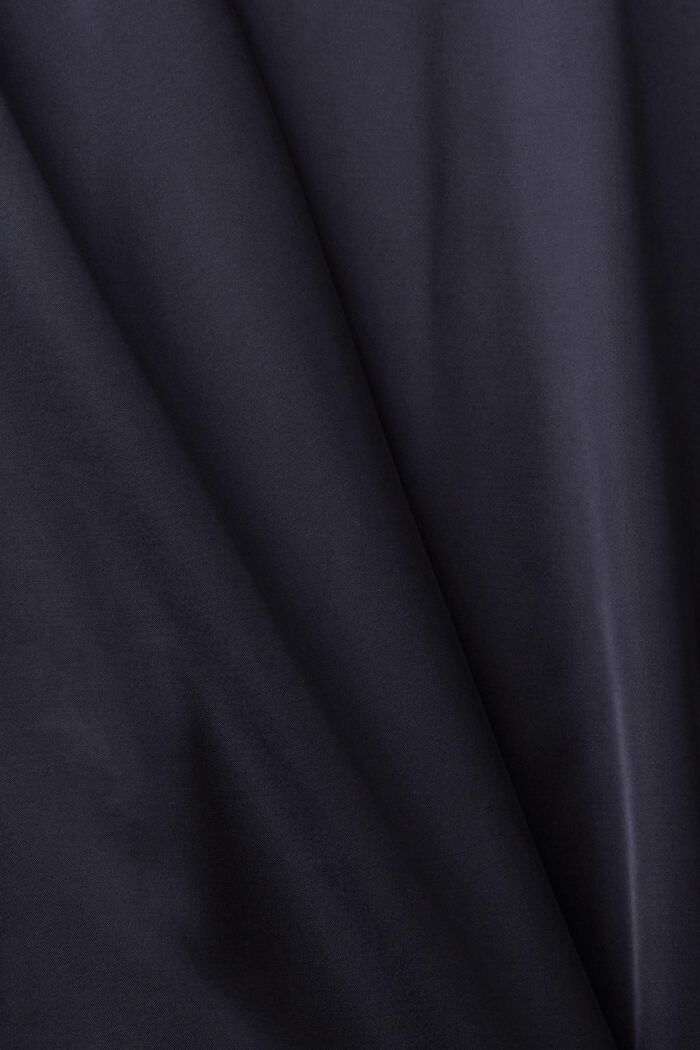 Satinbluse mit Rüschenkanten