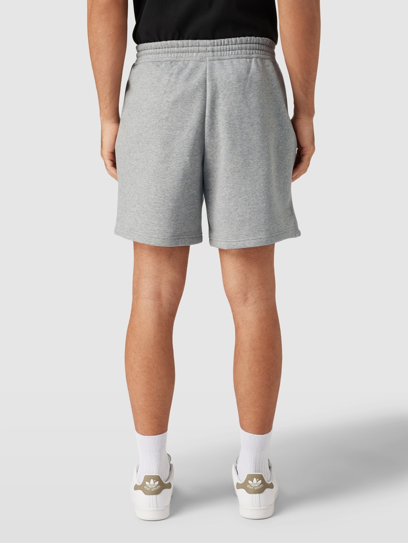 Sweatshorts mit Label-Details in mittelgrau meliert