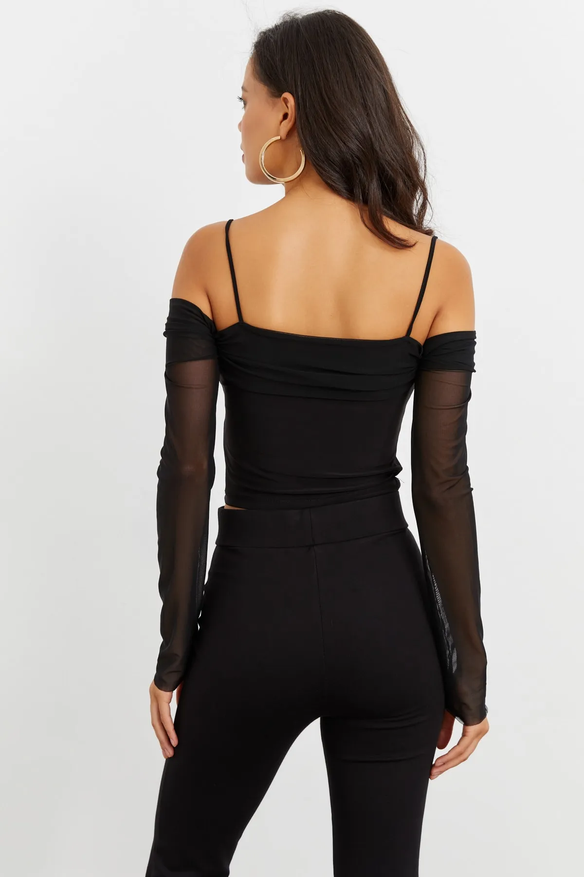 Cool & Sexy  Damen-Bluse mit schwarzen Ärmeln und Madonna-Kragen aus Tüll, B1927