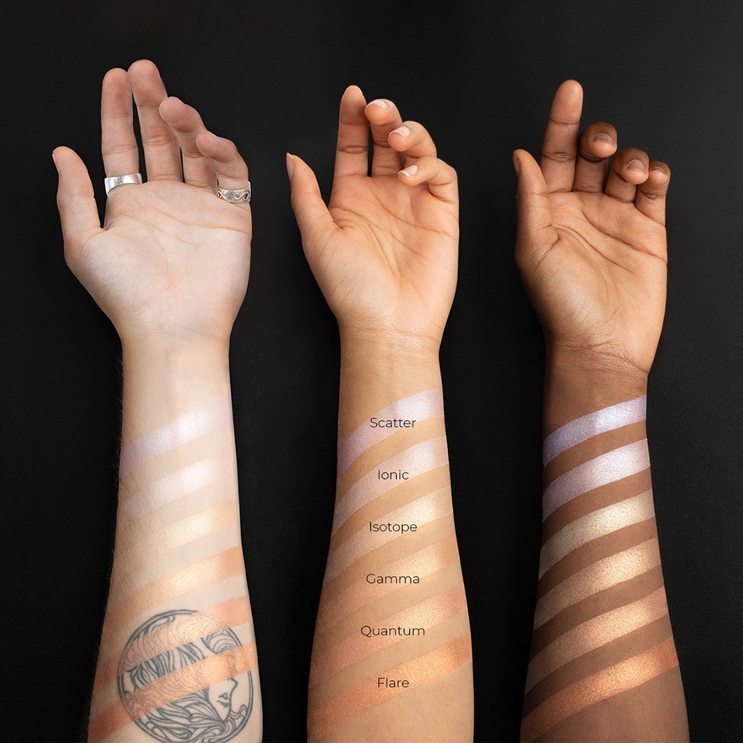 Lethal Cosmetics MAGNETIC™ Prasowany rozświetlacz