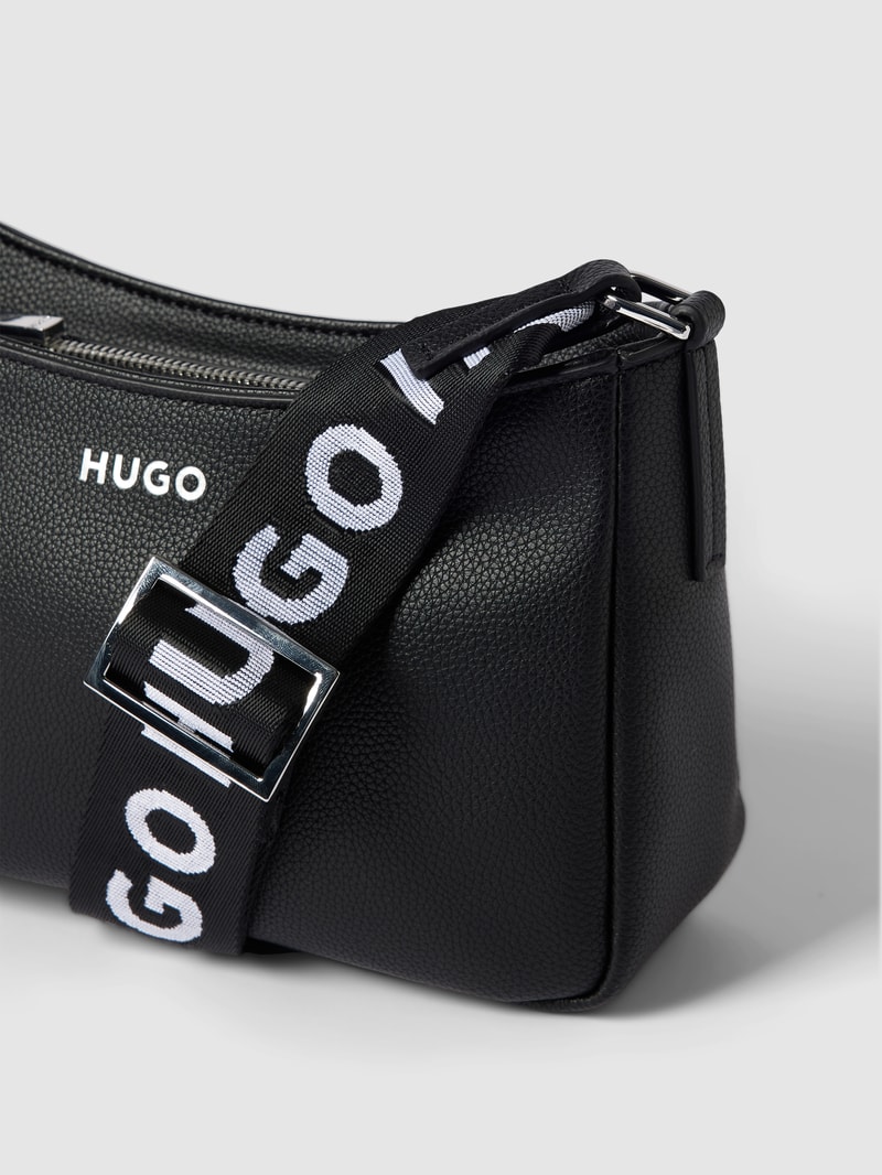 Hobo Bag mit Label-Details in schwarz