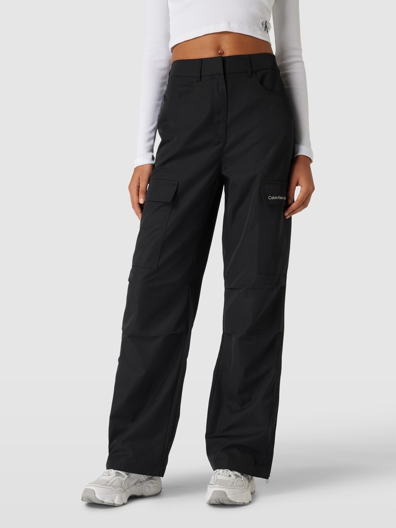 Cargohose mit Pattentaschen in black