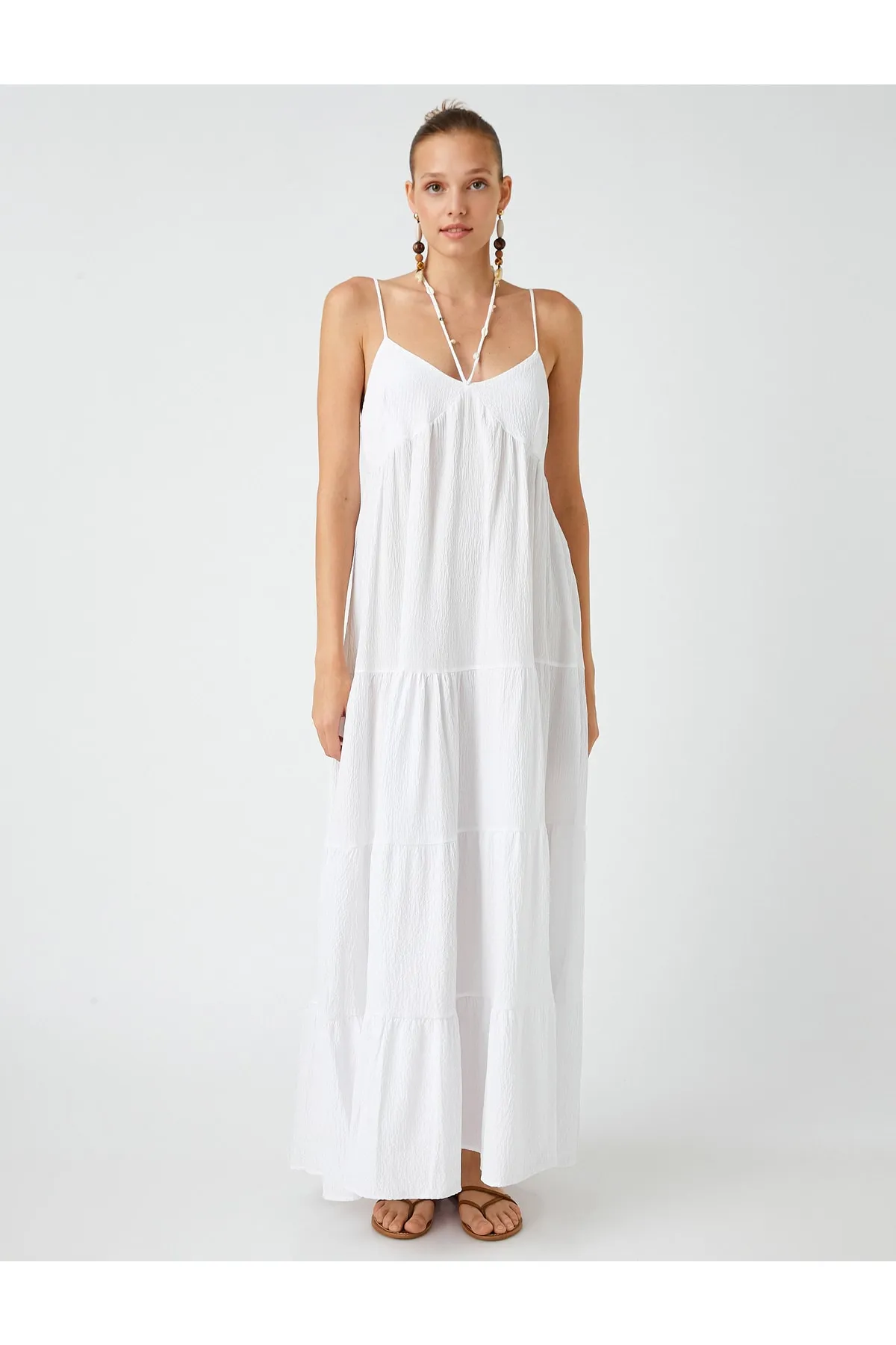 Koton  Şahika Ercümen X – Langes Kleid mit Riemendetail