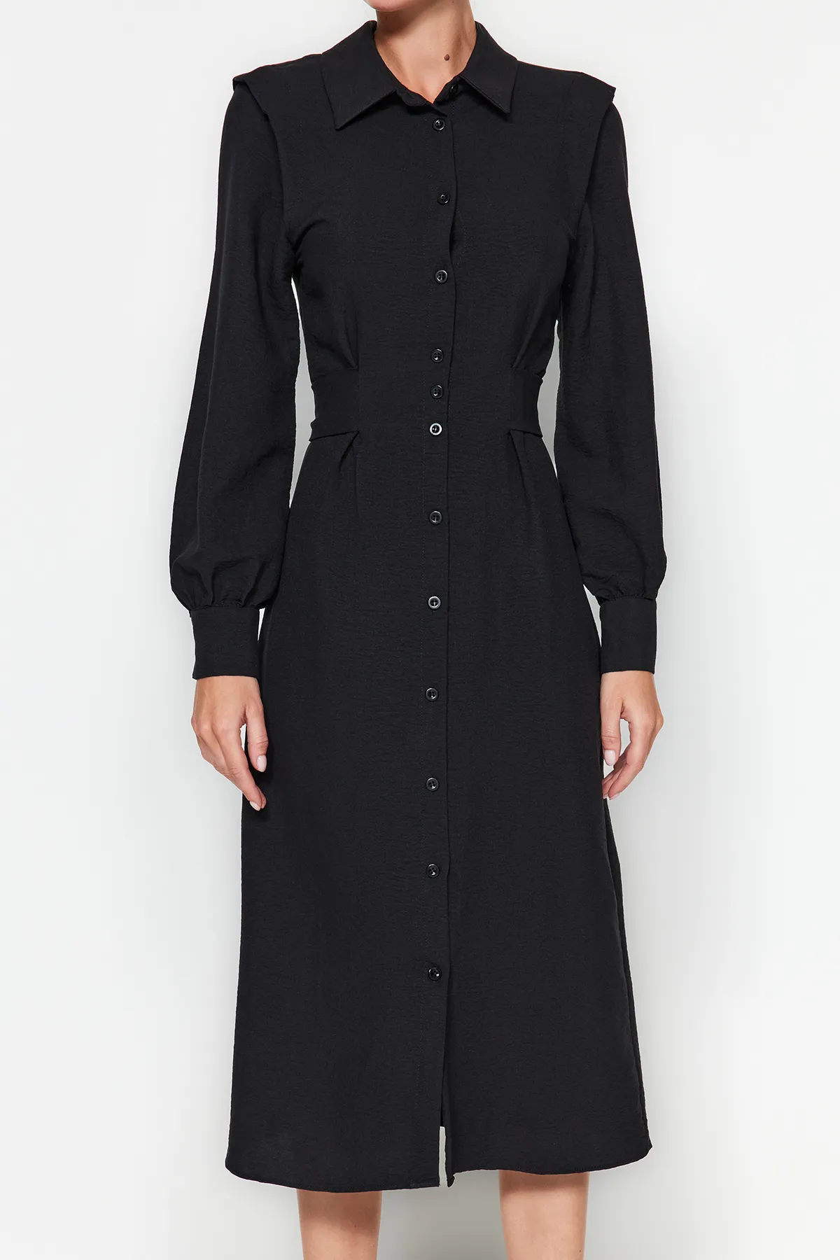 Trendyol Collection  Schwarzes, geknöpftes, gewebtes Kleid zum Binden am Rücken TWOAW24EL00367