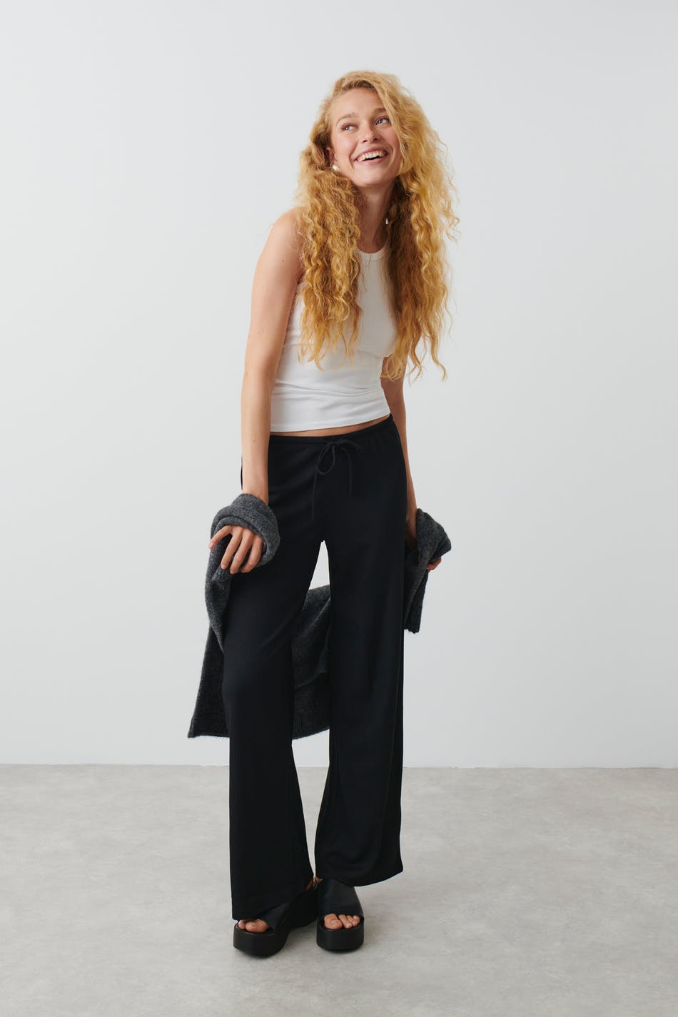 Wide low waist trousers