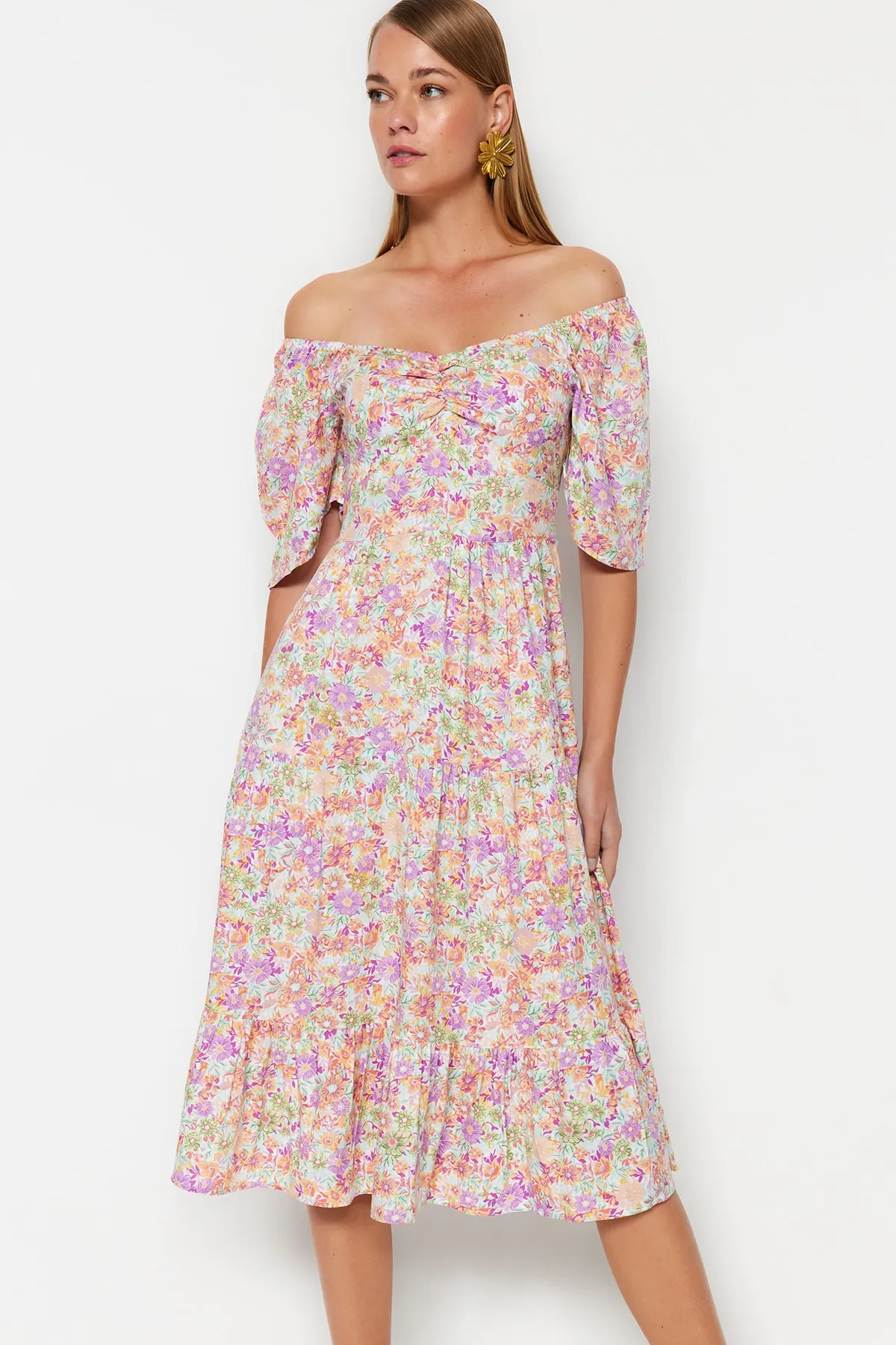Trendyol Collection  Mintfarbenes A-Linien-Midikleid mit gewebten Ballonärmeln und Blumendruck TWOSS20EL2323