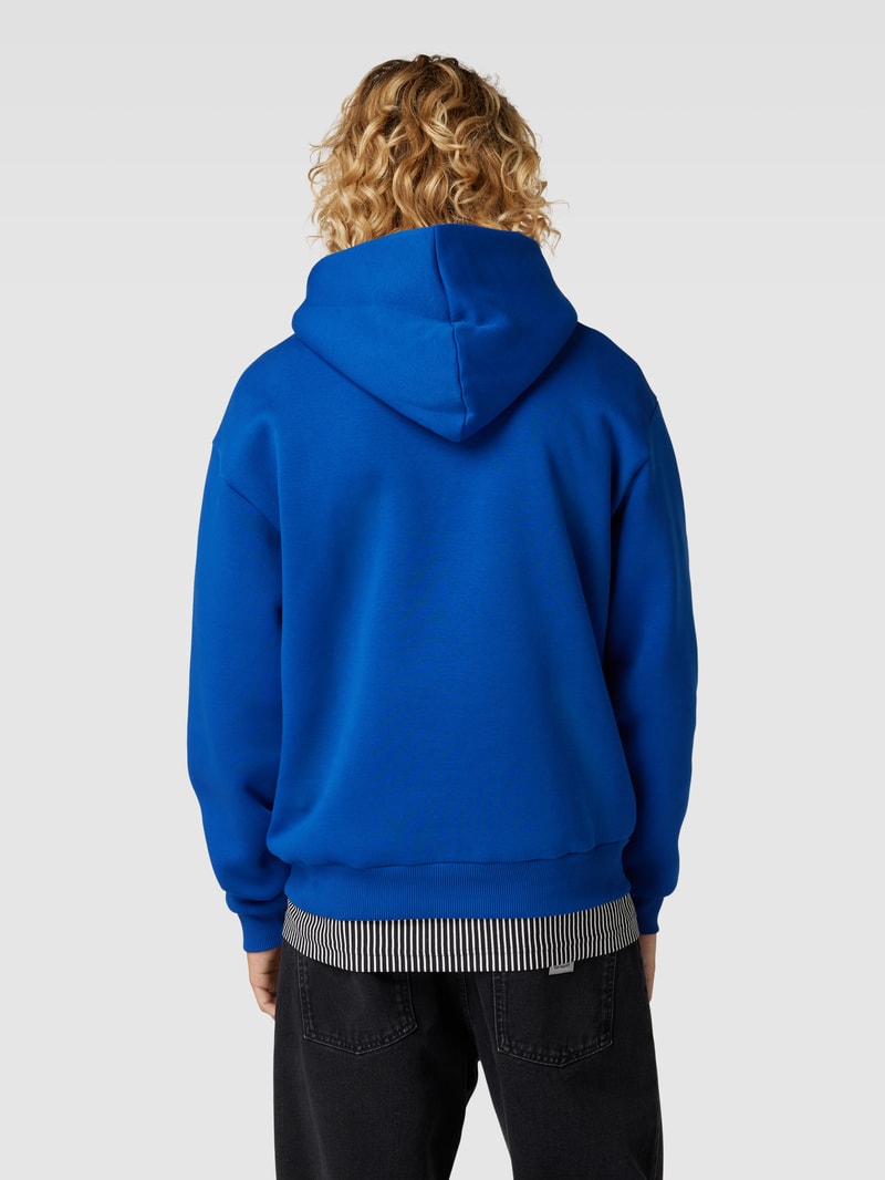 Hoodie mit Label-Print in royalblau