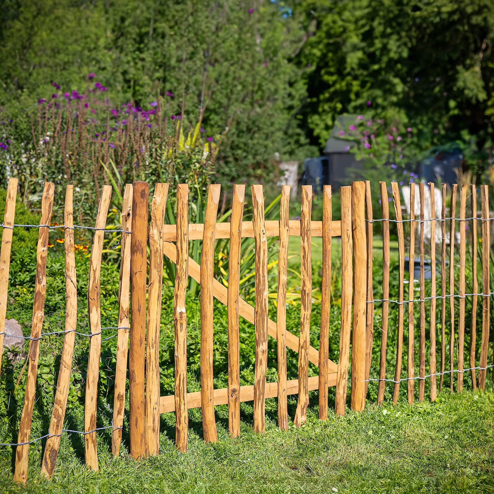 BooGardi Zaunpfosten Zaunpfahl Haselnuss imprägniert, (Baumpfahl spitz 90cm · viele Größen), Rundpfosten Staketenzaun Holzpfahl Palisade Garten